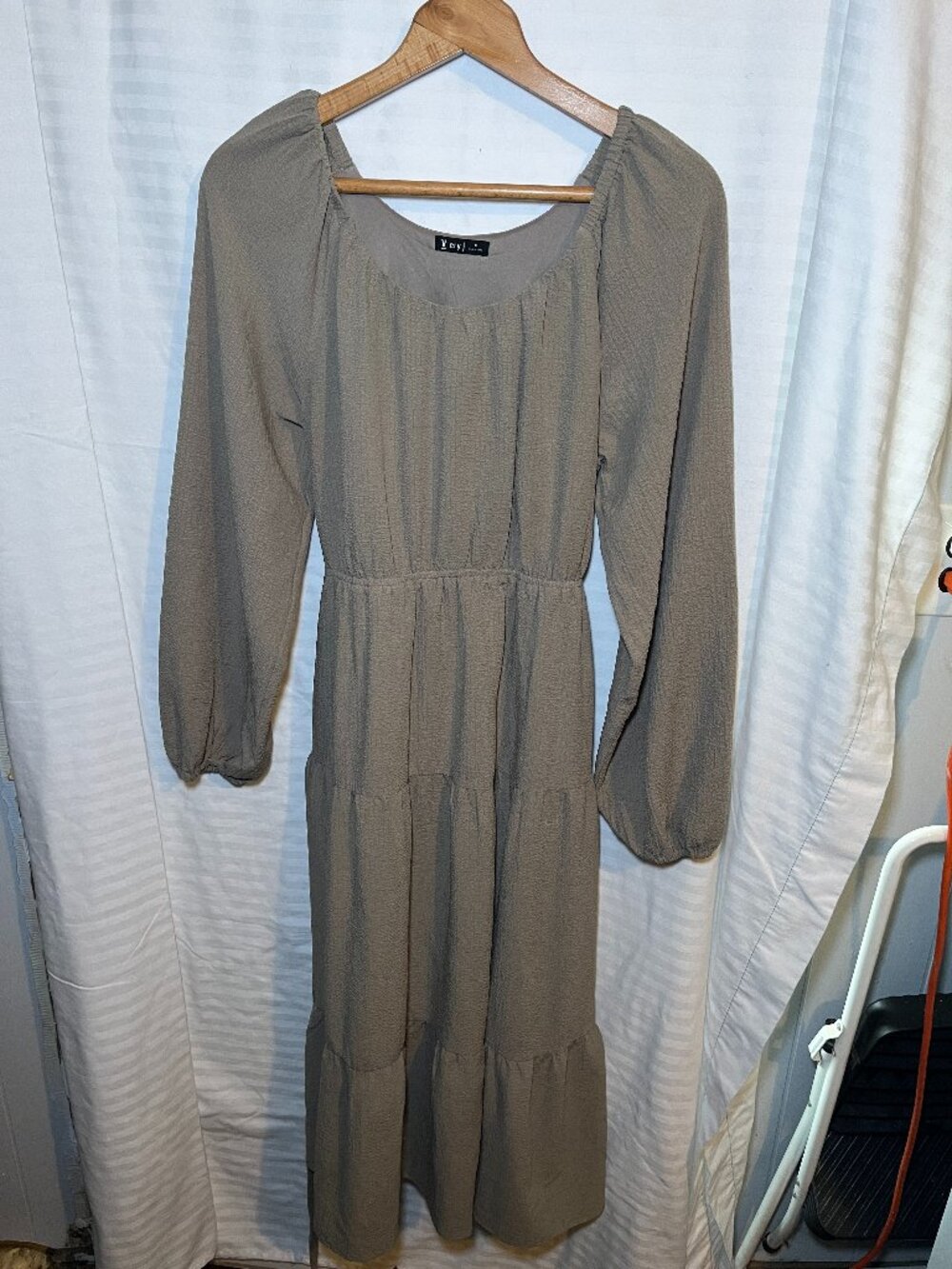 Very J Taupe Boho Tiered Long Sleeve Midi Dress Size Medium